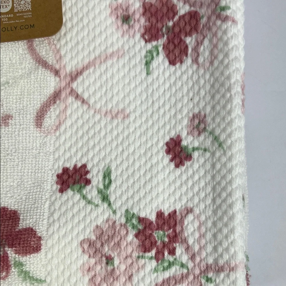 Deborah Connolly Bath Towels Floral Burgundy Pink White Soft Cotton 2 Pc NEW